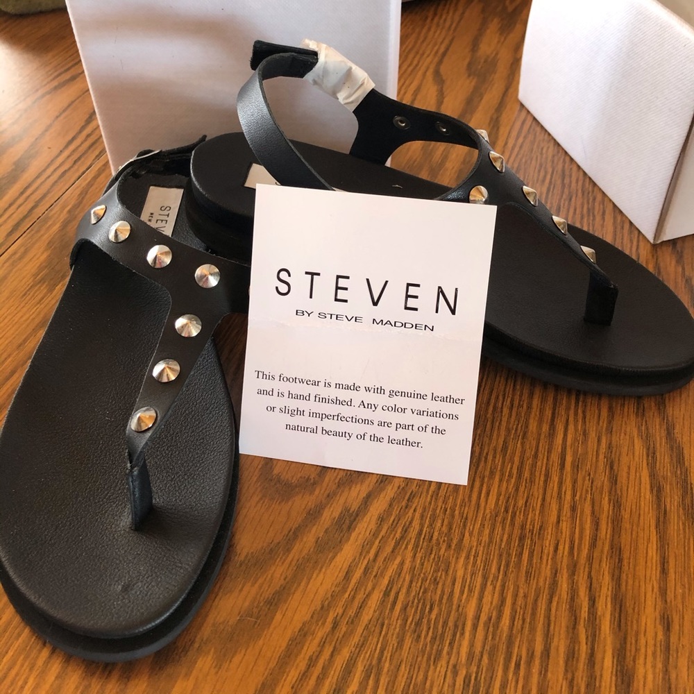 Steve Madden black sandals